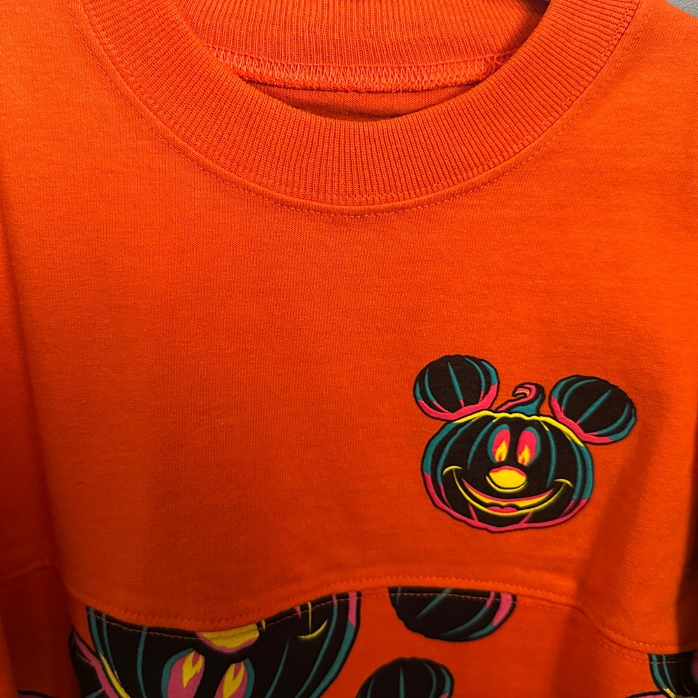 NWT Kids Disney Halloween Sweatshirt XS - Picture 3 of 7